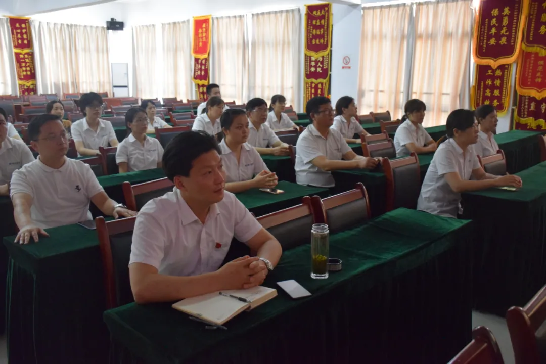 集团党委组织学习观看“七一勋章”颁授...