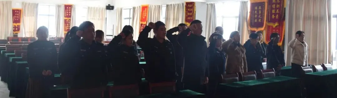 集团党委组织党员集中观看《榜样6》专...