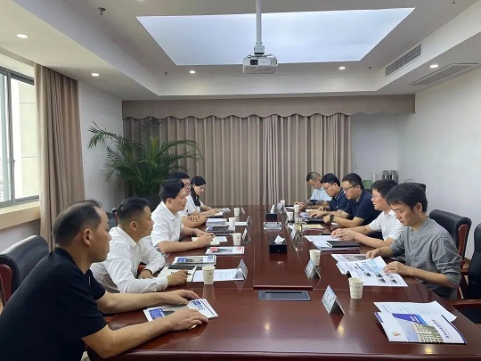 窦开宏一行赴黄山青年企业家  协会走...