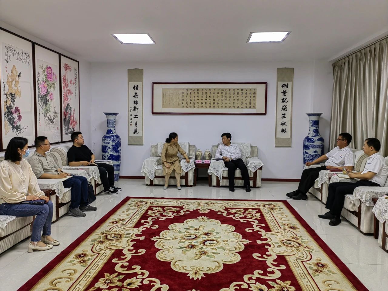 兴园中心党委​副书记代利红一行来集团...